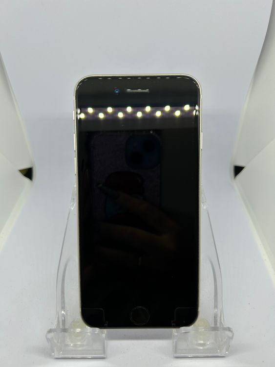 ��SIM�ե꡼ iPhoneSE��3����  64GB �������饤�� �Хåƥ꡼77%