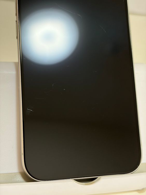 ���Хåƥ꡼85% SIM�ե꡼ iPhone15Pro 256GB �ۥ磻�ȥ����˥���