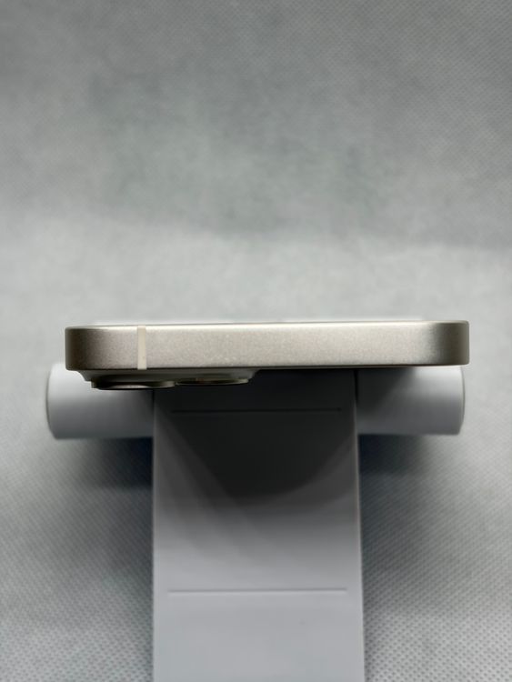 ���Хåƥ꡼83% ����Ʊ�� SIM�ե꡼ iPhone14 128GB �������饤��