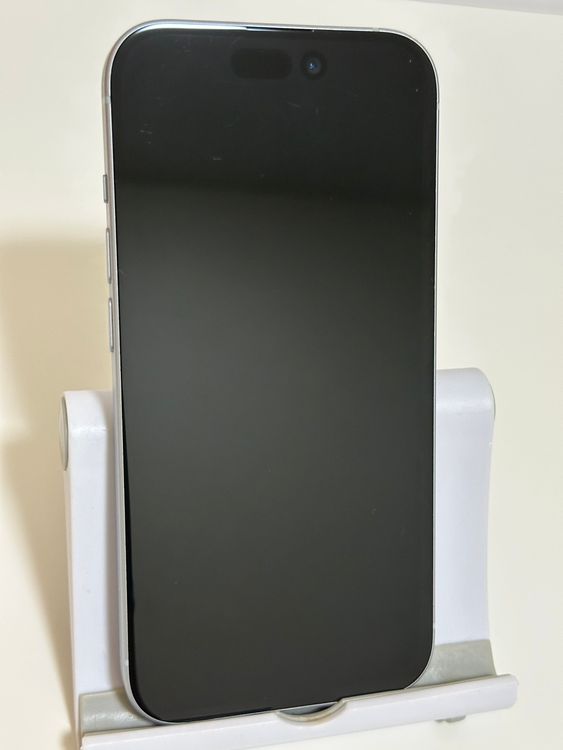 ���Хåƥ꡼87% SIM�ե꡼ iPhone15 256GB �֥롼