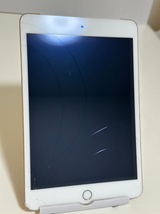 ��iPad mini 4 128GB ������� au