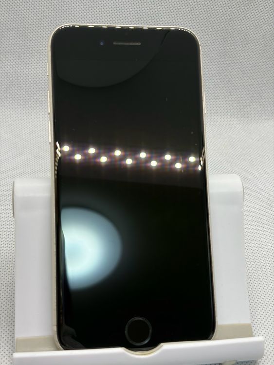 ���Хåƥ꡼91% SIM�ե꡼ iPhoneSE ��3���� 64GB �������饤��
