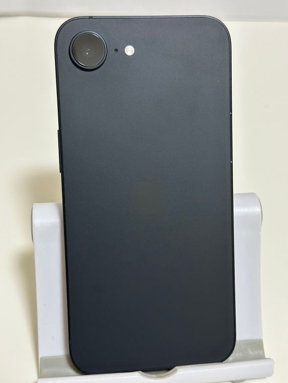 ��Ķ���� �Хåƥ꡼100% SIM�ե꡼ iPhone16e 128GB �֥�å�