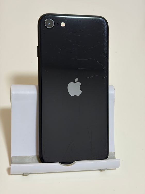 ���Хåƥ꡼82% SIM�ե꡼ iPhoneSE ��3���� 64GB �ߥåɥʥ���