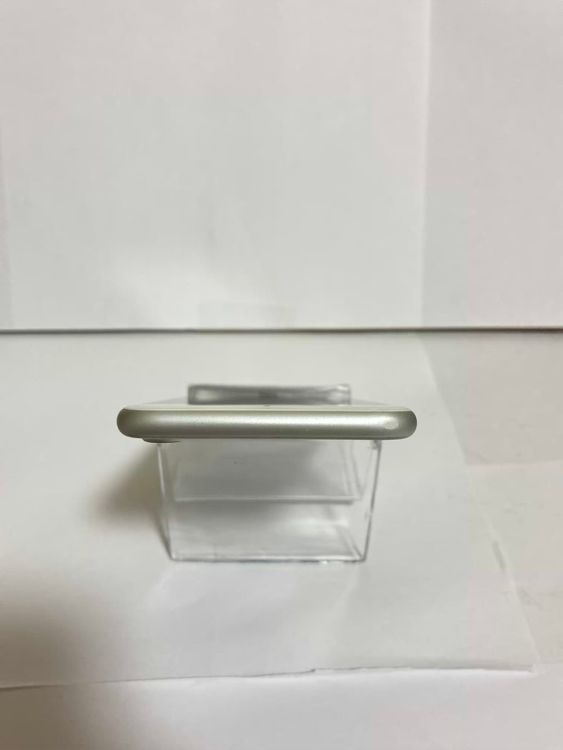 ���Хåƥ꡼83% iPhone7 32GB ����С�   ����̵��