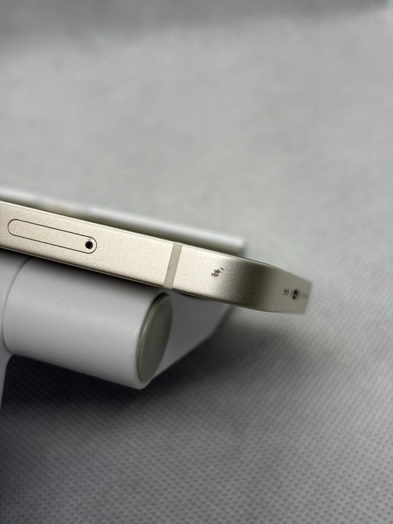 ���Хåƥ꡼86% SIM�ե꡼ iPhone14 128GB �������饤��
