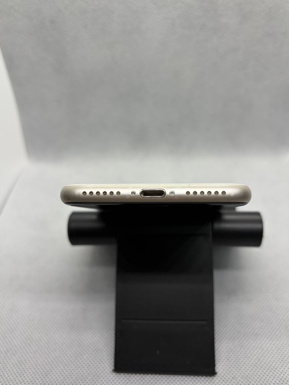 ���ϥԥͥ��ͥå� SIM�ե꡼ iPhoneSE ��3���� 64GB �������饤��