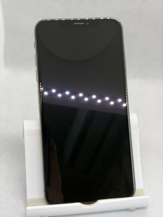 ���Хåƥ꡼80% SIM�ե꡼ iPhoneXSMax 64GB ���졼