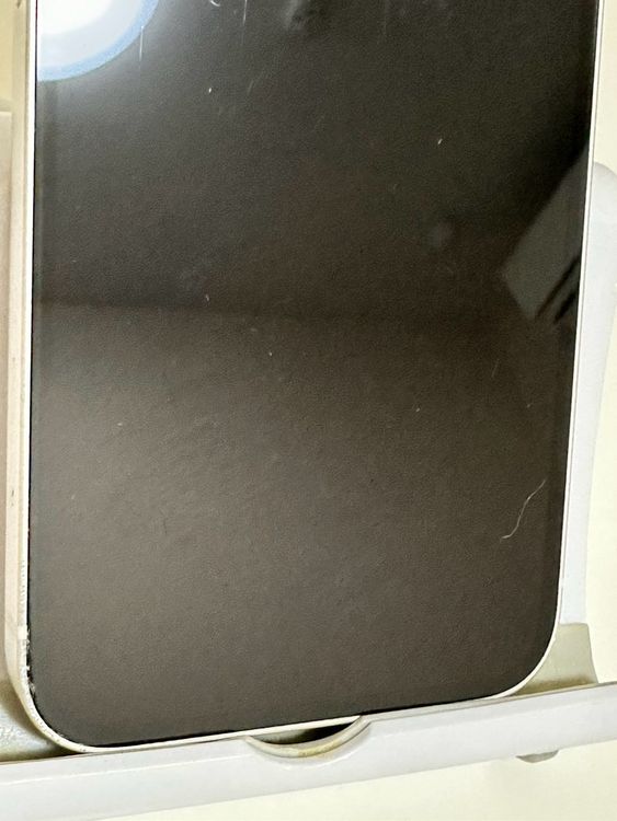 ���Хåƥ꡼86% SIM�ե꡼ iPhone14 256GB �������饤��