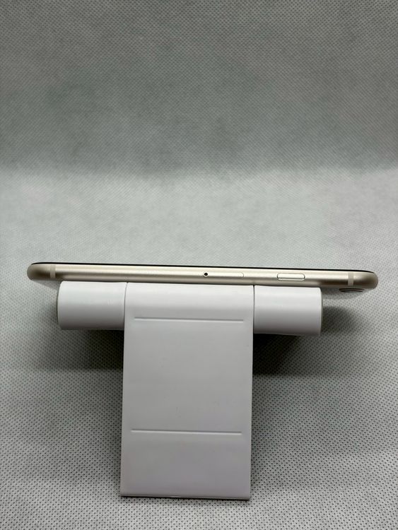 ���Хåƥ꡼88% Ķ���� SIM�ե꡼ iPhoneSE ��3���� 64GB �������饤��