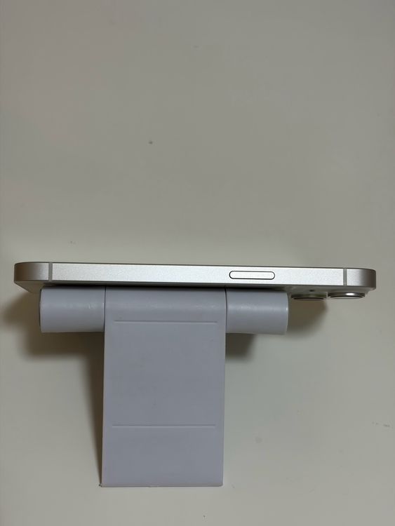 ���Хåƥ꡼90% SIM�ե꡼ iPhone14 128GB �������饤��