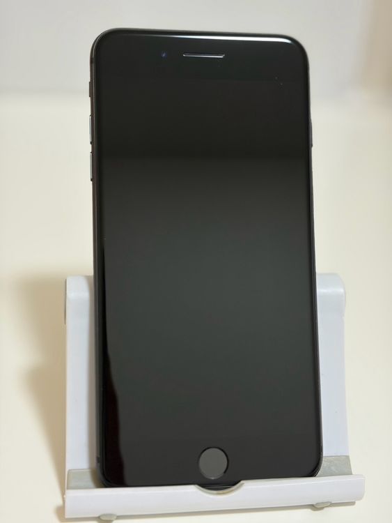 ��SIM�ե꡼ iPhone8Plus 64GB ���ڡ������쥤