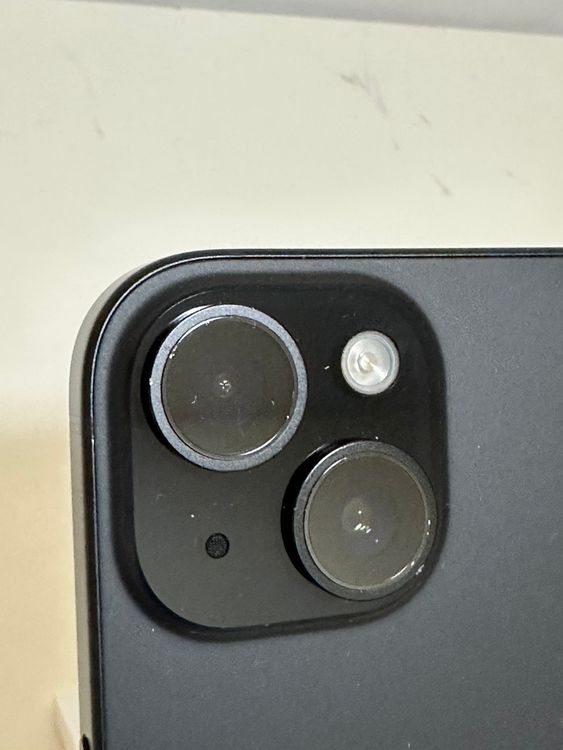 ���Хåƥ꡼88% SIM�ե꡼ iPhone15 128GB �֥�å�