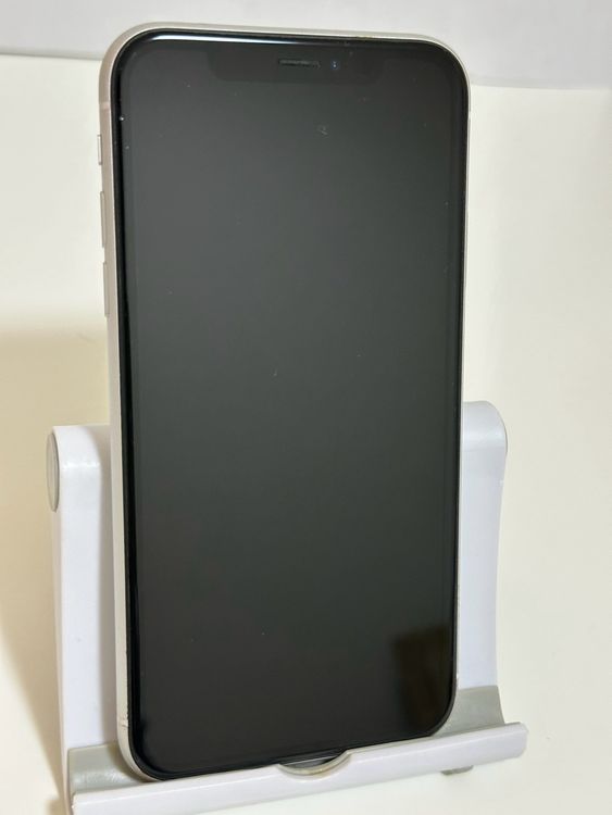 ���Хåƥ꡼84% SIM�ե꡼ iPhoneXR 64GB �ۥ磻��