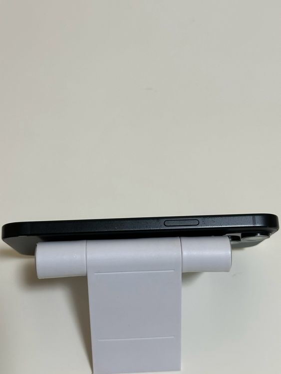 ���Хåƥ꡼81% SIM�ե꡼ iPhone15 128GB �֥�å�