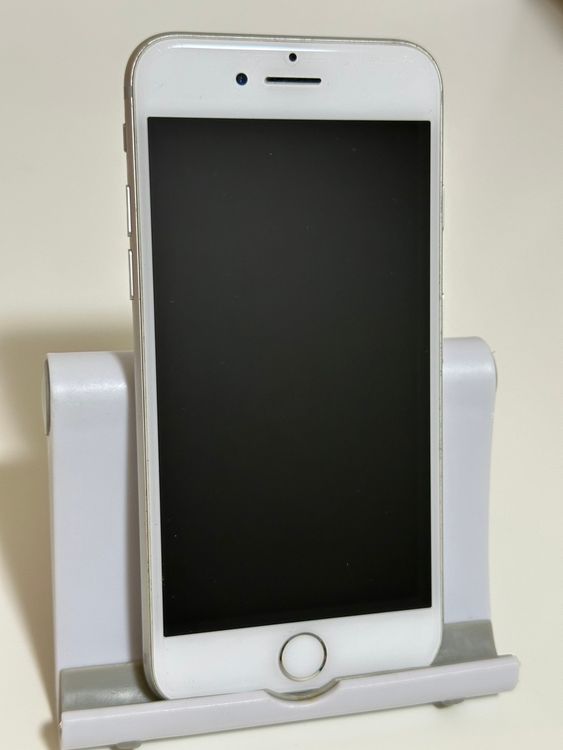 ���Хåƥ꡼81% SIM�ե꡼ iPhone7 32GB ����С�