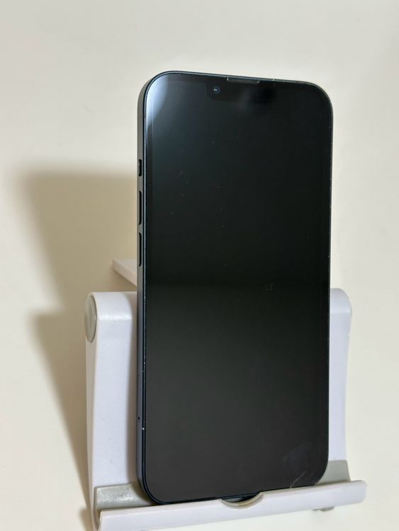 ���Хåƥ꡼84% SIM�ե꡼ iPhone13 128GB �ߥåɥʥ���