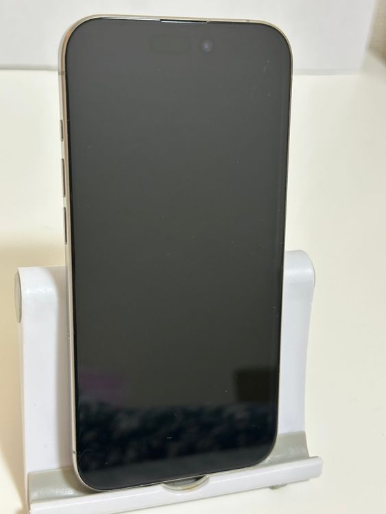 ���Хåƥ꡼85% SIM�ե꡼ iPhone15Pro 128GB �ʥ���������˥���