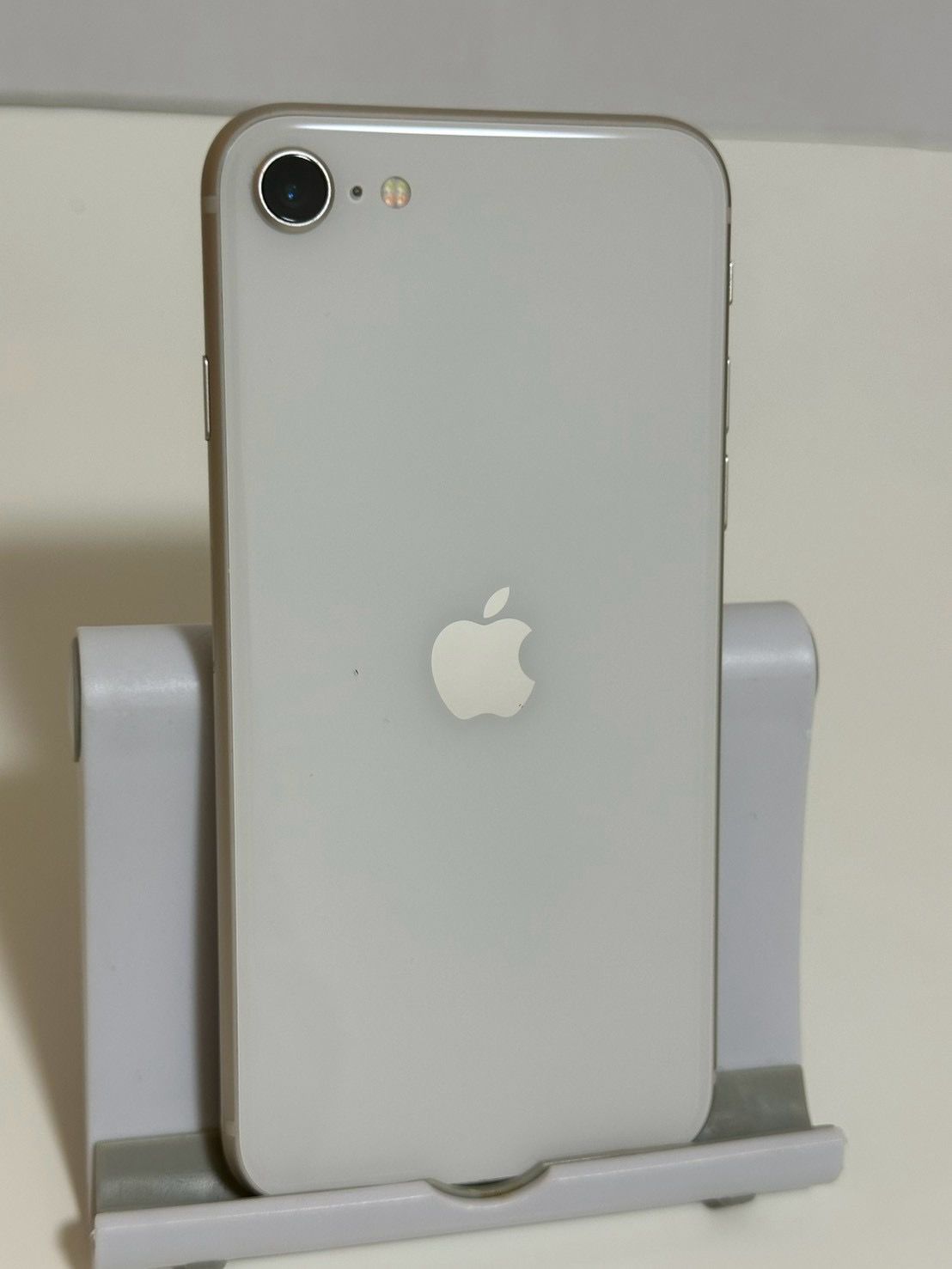 ムスビー｜○美品 バッテリー83% SIMフリー iPhoneSE 第3世代 64GB