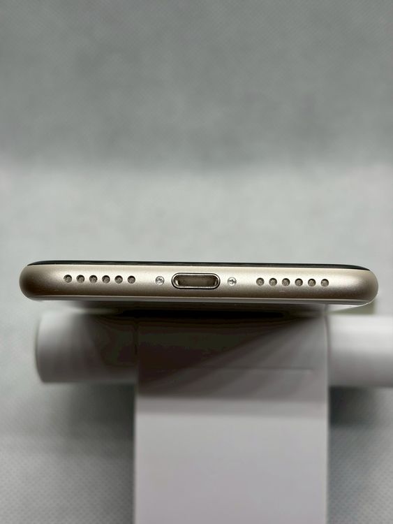 ��SIM�ե꡼ iPhoneSE ��3���� 64GB �������饤��