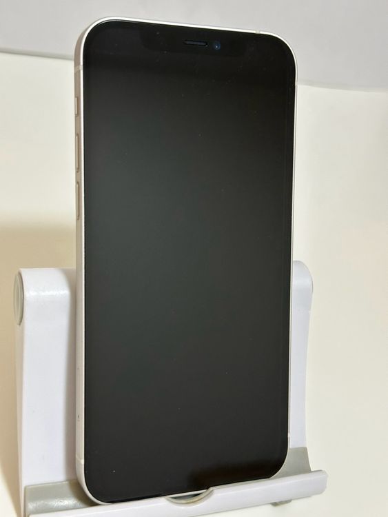 ��SIM�ե꡼ iPhone12 64GB �ۥ磻��