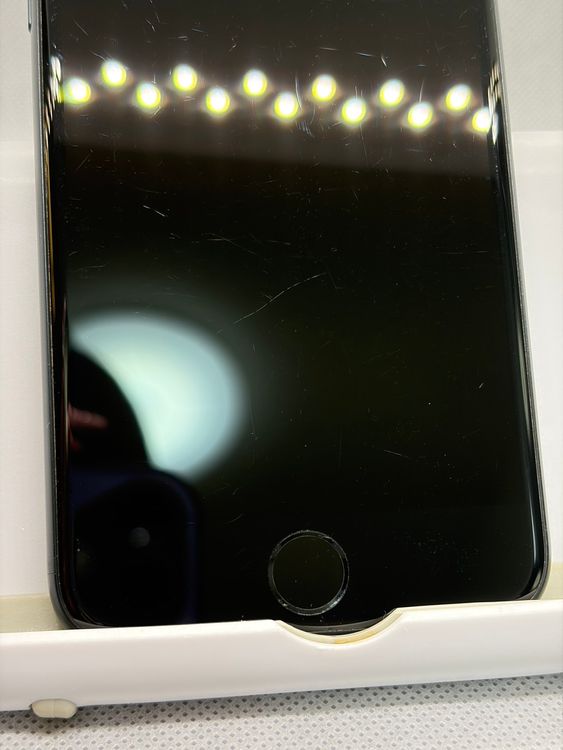 ���Хåƥ꡼91% SIM�ե꡼ iPhoneSE ��3���� 64GB �ߥåɥʥ���