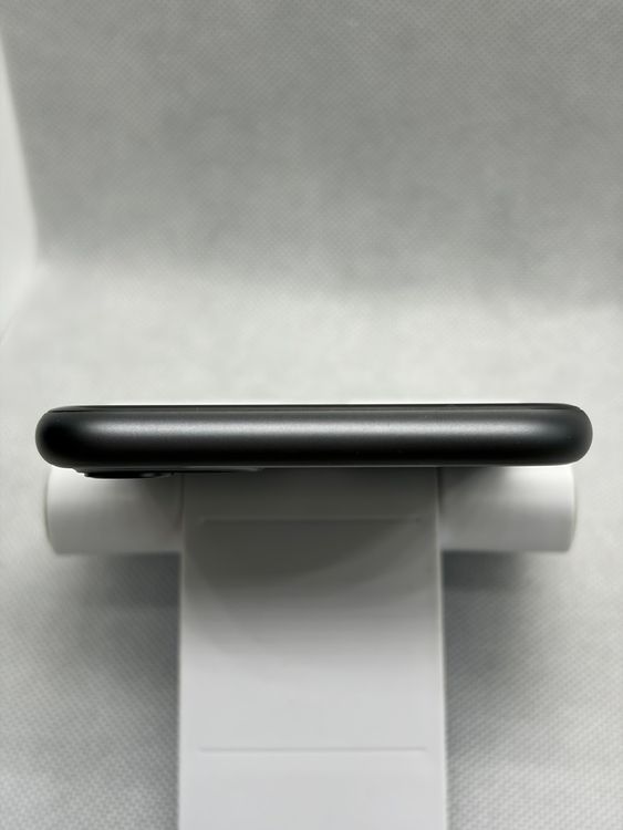 ���Хåƥ꡼86% ���� SIM�ե꡼ iPhone11 64GB �֥�å�