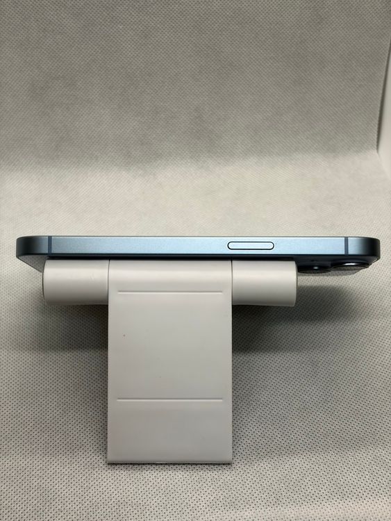 ��Ķ���� SIM�ե꡼ iPhone14 128GB �֥롼 �Хåƥ꡼81%