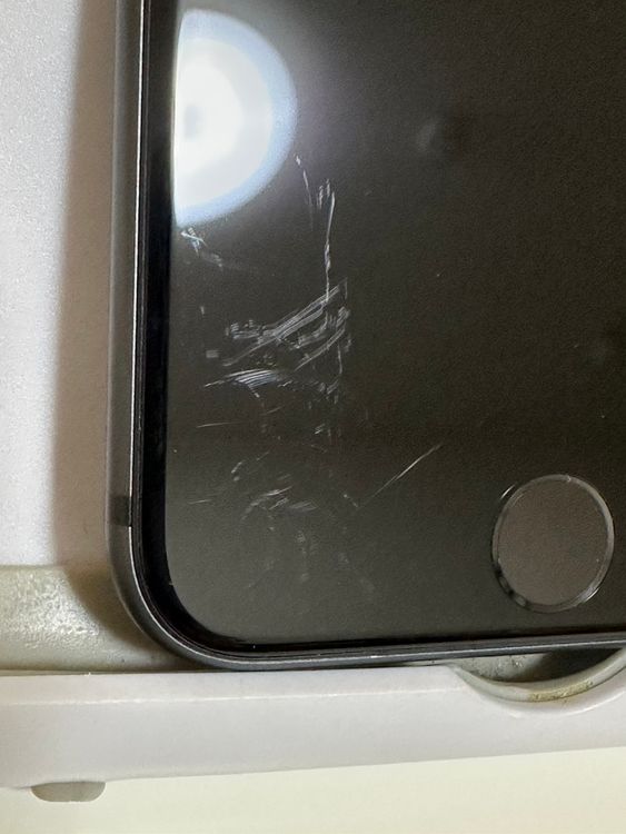 ���Хåƥ꡼89% SIM�ե꡼ iPhone8 256GB ���ڡ������쥤