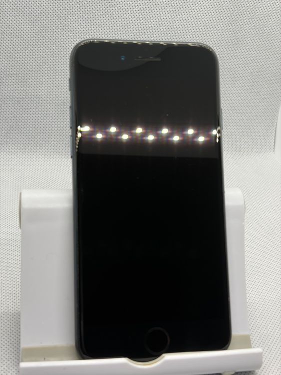 ��SIM�ե꡼ iPhoneSE ��3���� 128GB �ߥåɥʥ��� �Хåƥ꡼81%