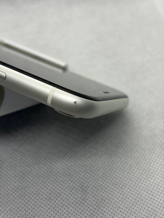 ���Хåƥ꡼90% SIM�ե꡼ iPhoneXR 64GB �ۥ磻��