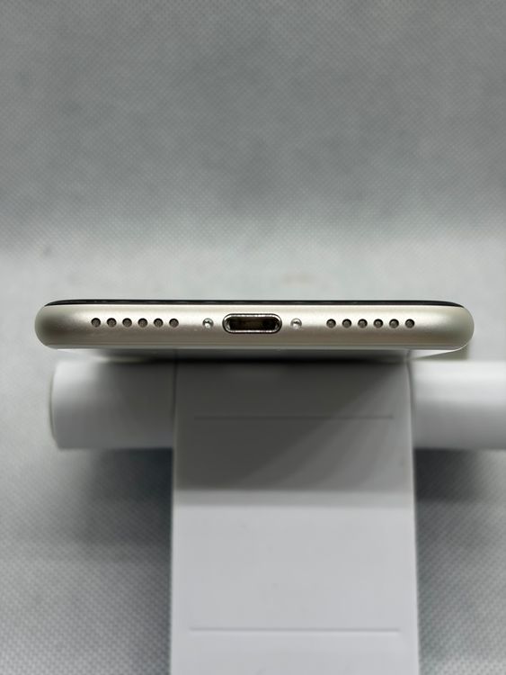 ���ϥԥͥ��ͥå� SIM�ե꡼ iPhoneSE ��3���� 64GB �Хåƥ꡼82% �������饤��