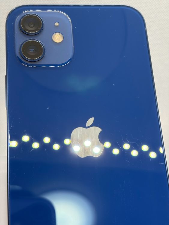 ���Хåƥ꡼84% SIM�ե꡼ iPhone12 128GB �֥롼
