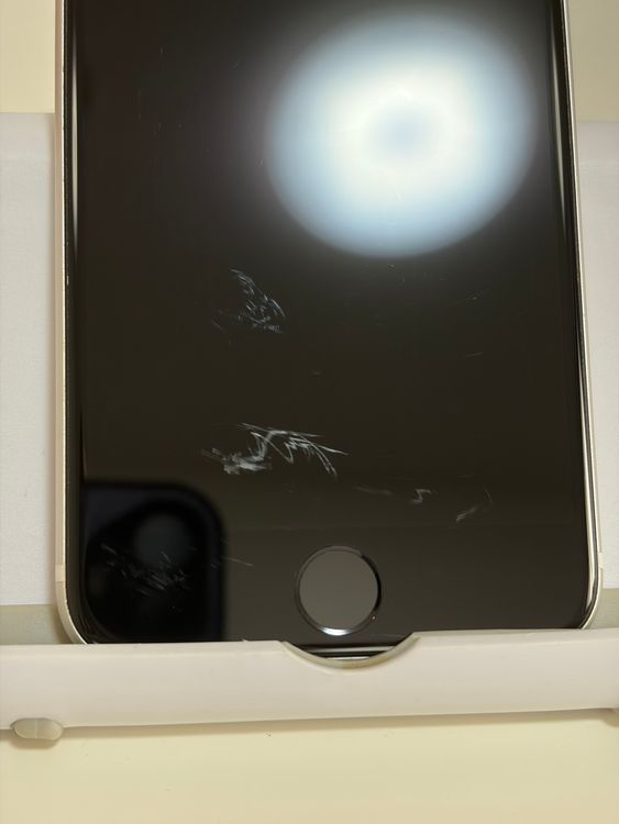 ��SIM�ե꡼ iPhoneSE ��2���� 64GB �ۥ磻��