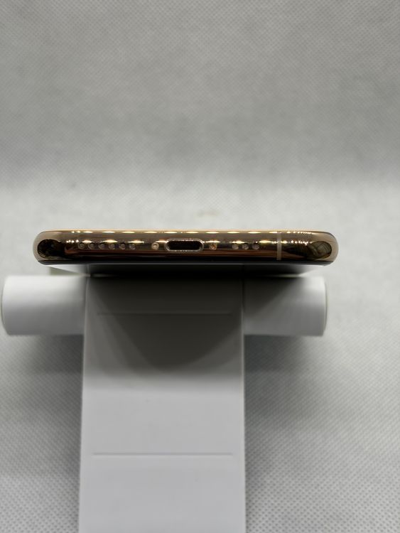 ���Хåƥ꡼86% SIM�ե꡼ iPhone11Pro 64GB �������