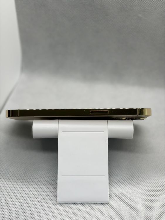 ���Хåƥ꡼81% Ķ���� SIM�ե꡼ iPhone13Pro 256GB �������