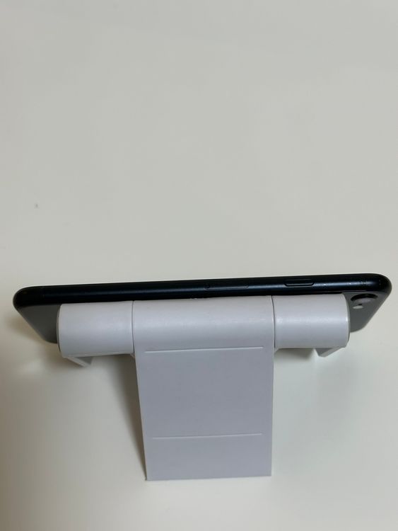 ��SIM�ե꡼ iPhoneSE ��3���� 128GB �ߥåɥʥ���