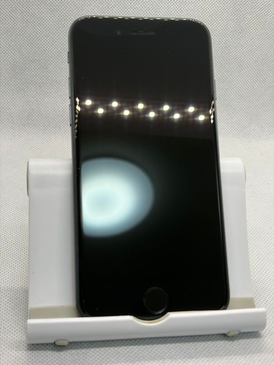 ���Хåƥ꡼83% SIM�ե꡼ iPhoneSE ��3���� 64GB �ߥåɥʥ���