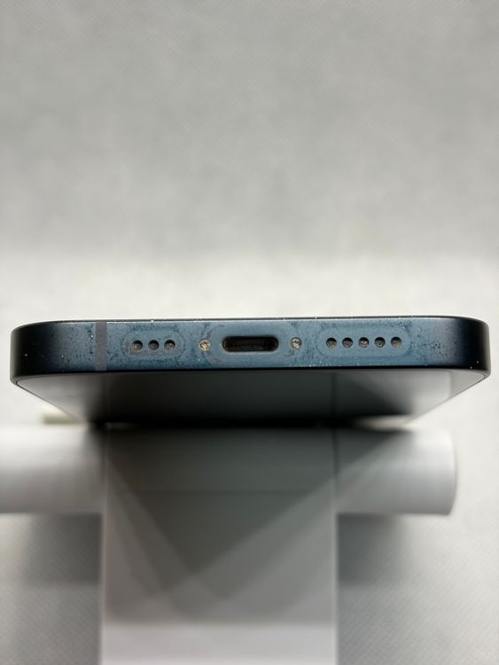 ���Хåƥ꡼87% SIM�ե꡼ iPhone14 128GB �ߥåɥʥ���