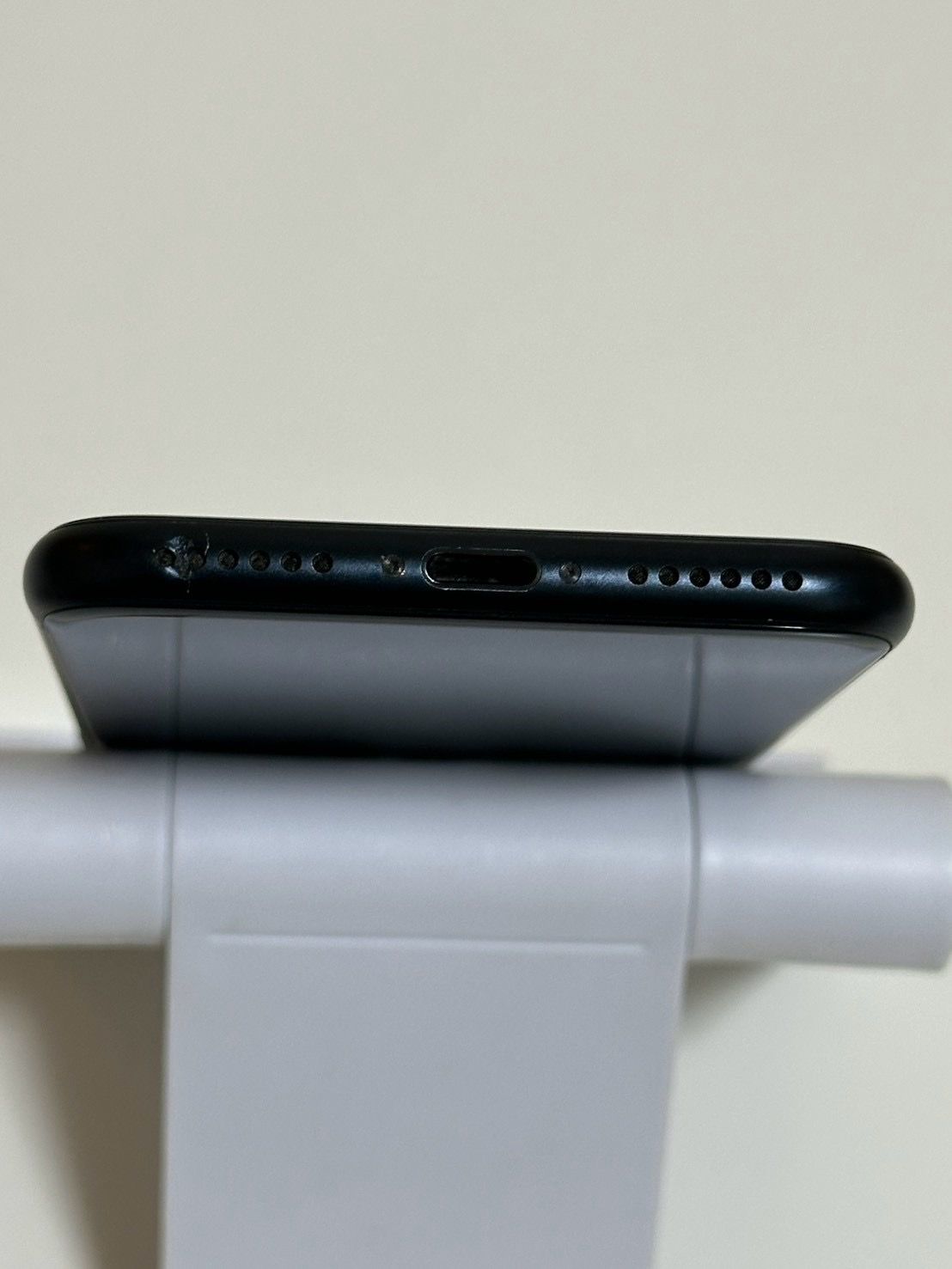 ムスビー｜○バッテリー81% SIMフリー iPhoneSE 第3世代 64GB