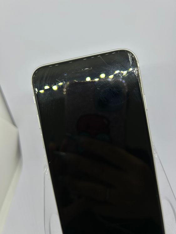 ��SIM�ե꡼ iPhoneSE��2����  128GB �ۥ磻�� �Хåƥ꡼72%