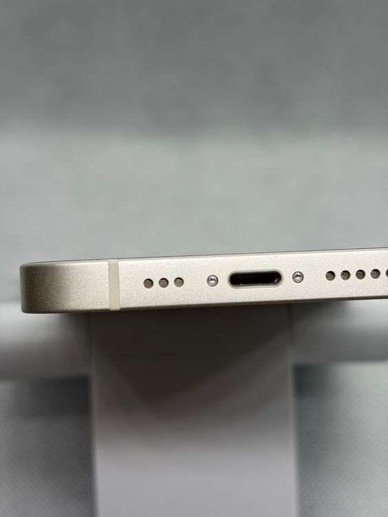 ���Хåƥ꡼87% Ķ���� SIM�ե꡼ iPhone14 128GB �������饤��
