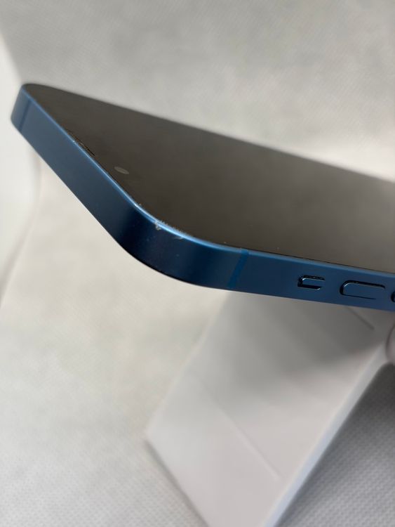 ���Хåƥ꡼83% SIM�ե꡼ iPhone13 128GB �֥롼