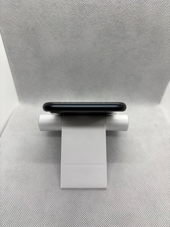 ���Хåƥ꡼100% ���� SIM�ե꡼ iPhoneSE ��3���� 64GB �ߥåɥʥ���