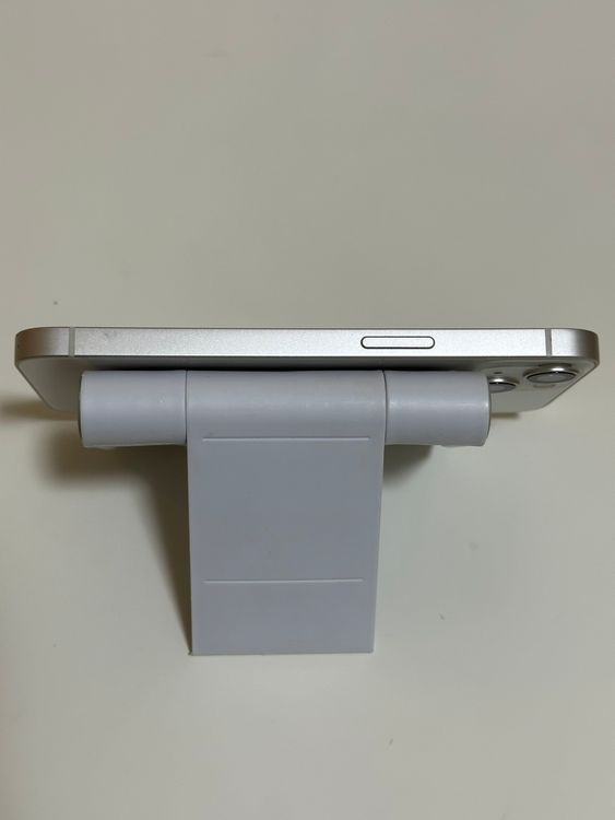 ���Хåƥ꡼83% SIM�ե꡼ iPhone13 128GB �������饤��