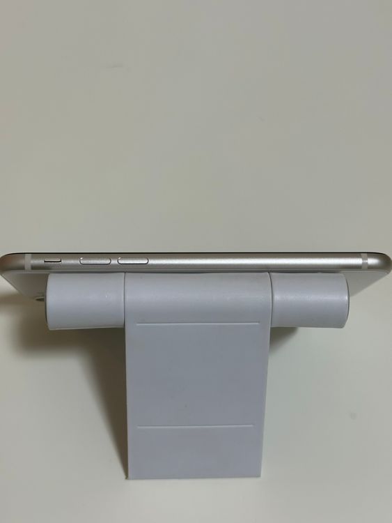 ������Ʊ�� �Хåƥ꡼86% SIM�ե꡼ iPhoneSE ��3���� 128GB �������饤��
