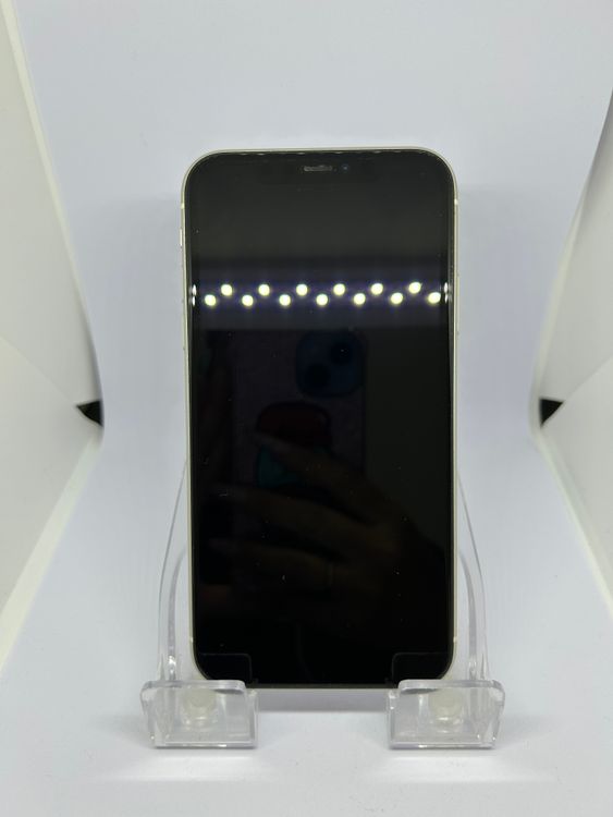 ��SIM�ե꡼ iPhone11  64GB �ۥ磻��