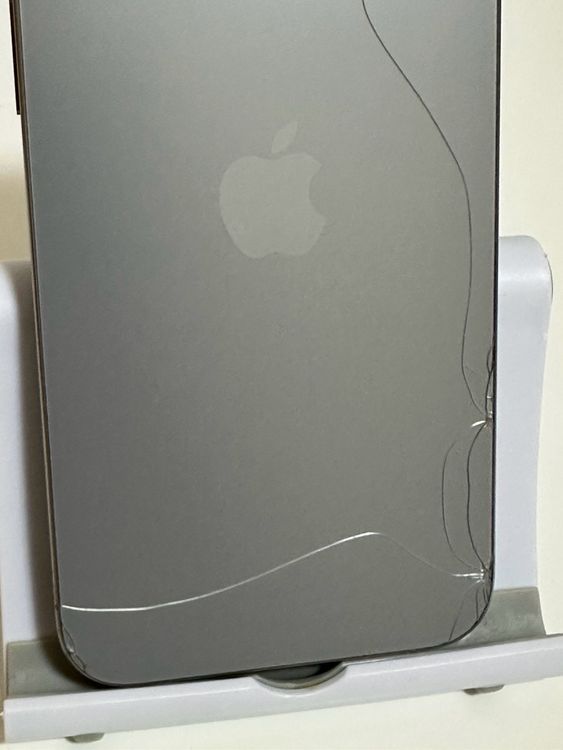 ���Хåƥ꡼85% SIM�ե꡼ iPhone15ProMax 256GB �ʥ���������˥���