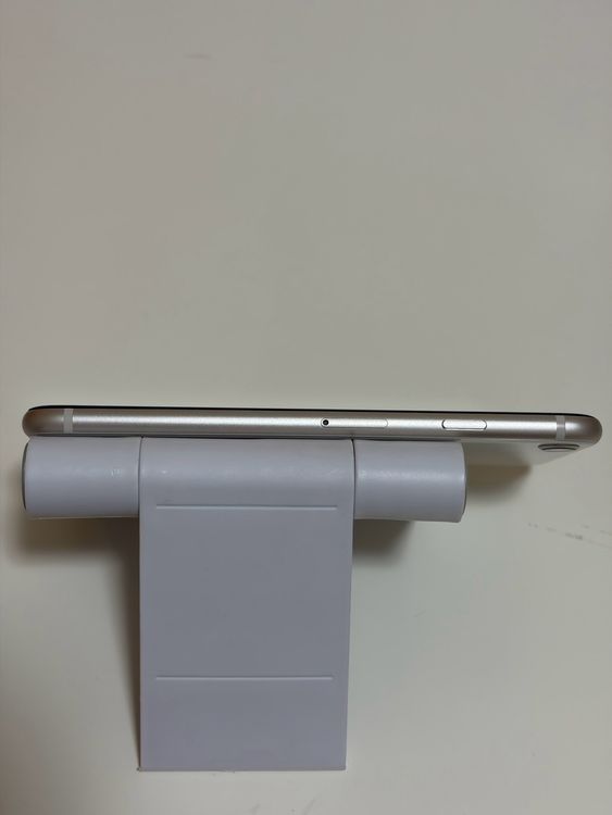 ������Ʊ�� SIM�ե꡼ iPhoneSE ��3���� 64GB �������饤��