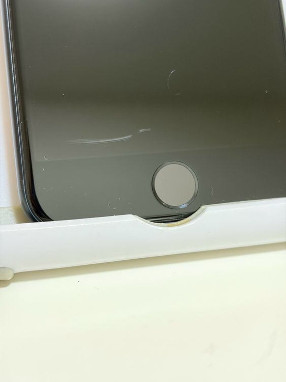 ���Хåƥ꡼88% SIM�ե꡼ iPhoneSE ��3���� 64GB �ߥåɥʥ���